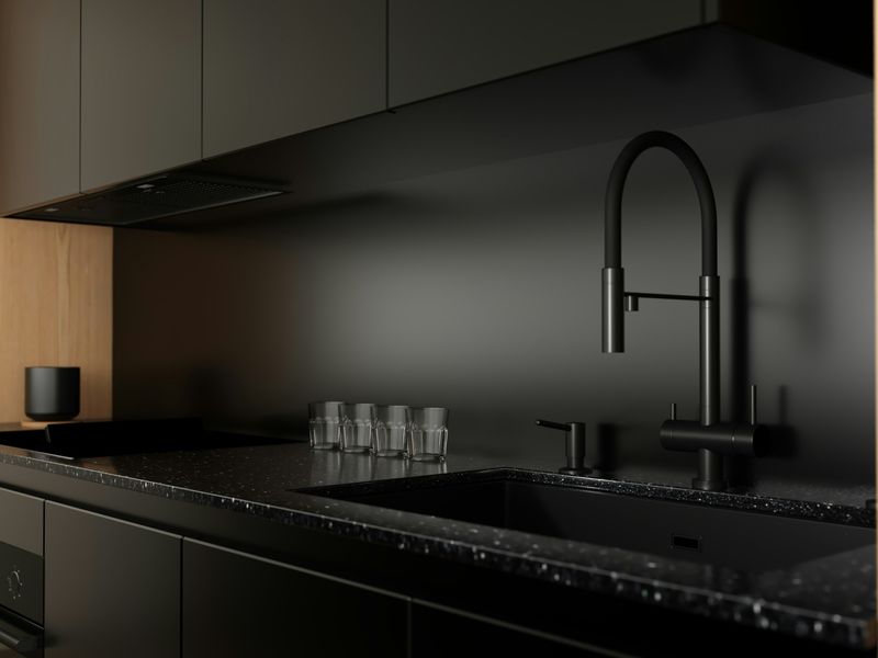 Leathered black worktops — Nero Assoluto, Pervolia